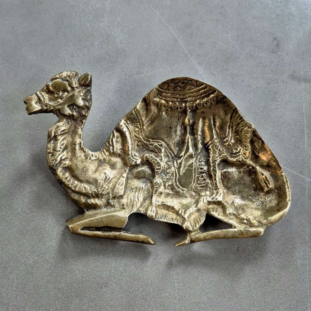 Kitchy Mid-Century Brass Resting Camel Turkish Trinket Jewelry Dish 6 In Long